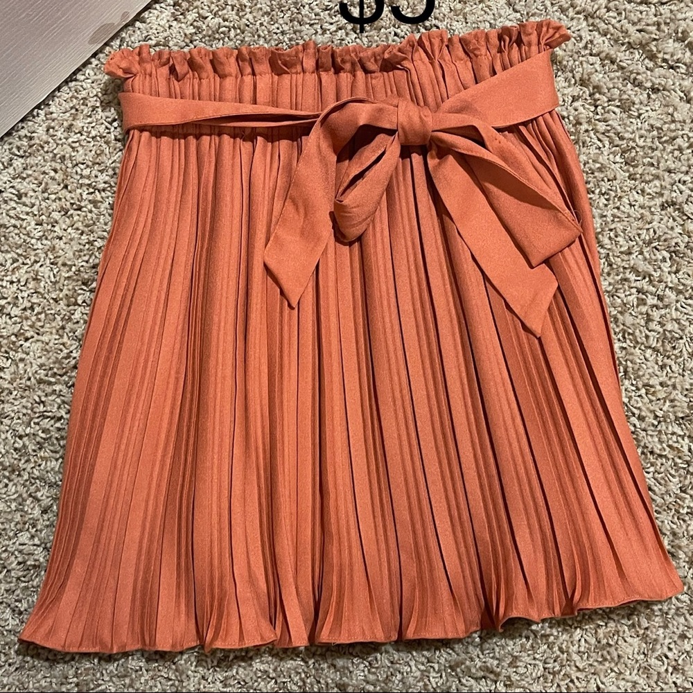 Pleated skirt
